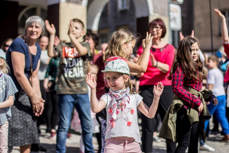 Olsztyn tańczy dla Jezusa!