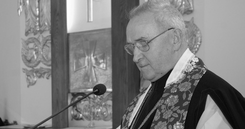 Ks. prał. Władysław Stradza (1935-2018)