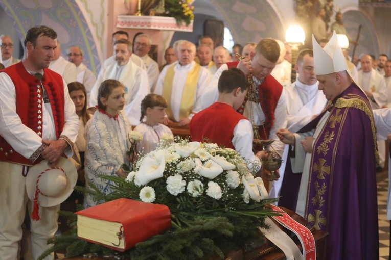 Pogrzeb śp. ks. prał. Jerzego Patalonga w Istebnej