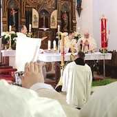 Księża zgromadzili się na spotkaniu w parafii św. Marcina w Nowej Cerkwi. 