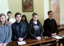Adorację Najświętszego Sakramentu poprowadzili członkowie wspólnoty z parafii pw. św. Jakuba.