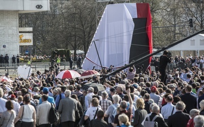 Pomnik Smoleński na razie bez krzyża