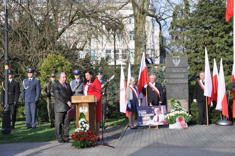 Obchody 8. rocznicy tragedii pod Smoleńskiem w Opolu