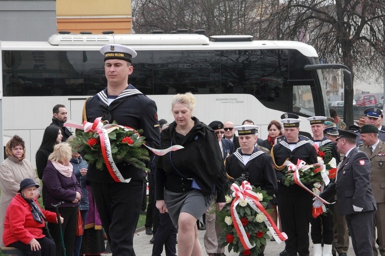 Uroczystości pod pomnikiem Anny Walentynowicz