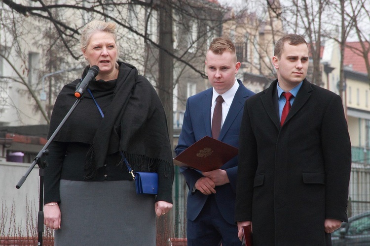 Uroczystości pod pomnikiem Anny Walentynowicz