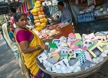 Stragany przed bazyliką Matki Boskiej w dzielnicy Bandra.