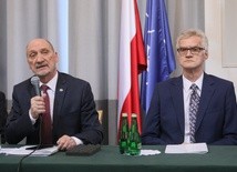 Macierewicz przedstawia raport smoleński: Były eksplozje