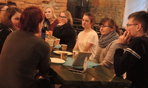 Budując relacje ze sobą, szukają Pana Boga