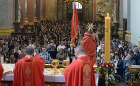 Maturzyści z diecezji radomskiej ze swoim ordynariuszem pielgrzymowali na Jasną Górę