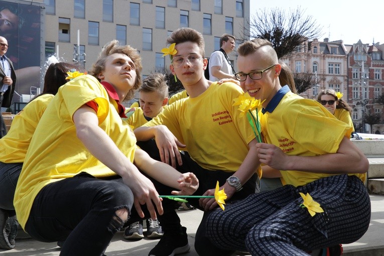 Żółty Marsz Nadziei w Katowicach