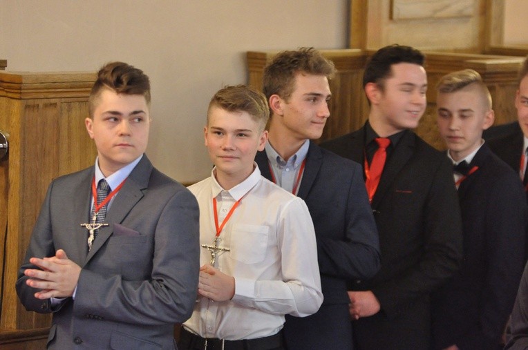 Galeria 2 - Bierzmowanie w par. MBNP w Mielcu