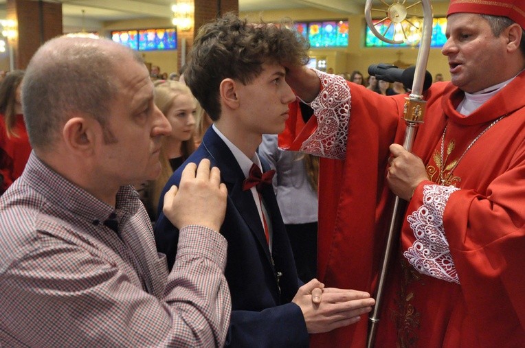 Galeria 2 - Bierzmowanie w par. MBNP w Mielcu