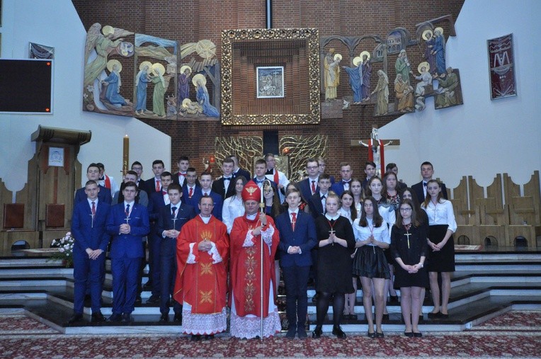 Galeria 2 - Bierzmowanie w par. MBNP w Mielcu