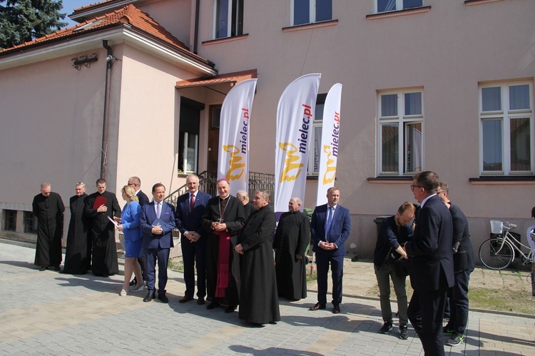 Poświęcenie Domu św. Jana Pawła II w Mielcu