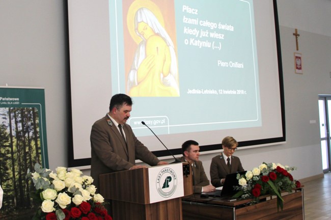 Obelisk leśników w Jedlni-Letnisku 