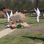 Obelisk leśników w Jedlni-Letnisku 