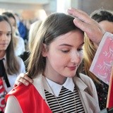 Kard. Dziwisz udzielił bierzmowania młodzieży z parafii św. Jana pawła II w Lublinie