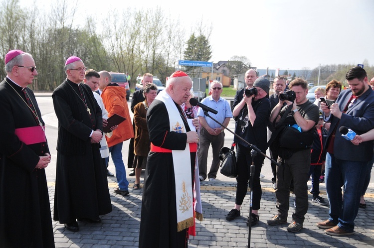 Błogosławieństwo ulicy Emilii i Karola Wojtyłów