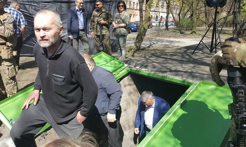 Schrony przeciwlotnicze otwarte [ZDJĘCIA]