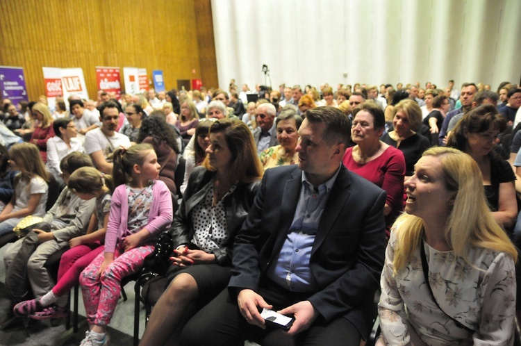 Charytatywny koncert "Skrzydła dla Agatki"