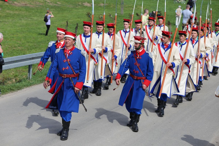 Parada straży grobowych