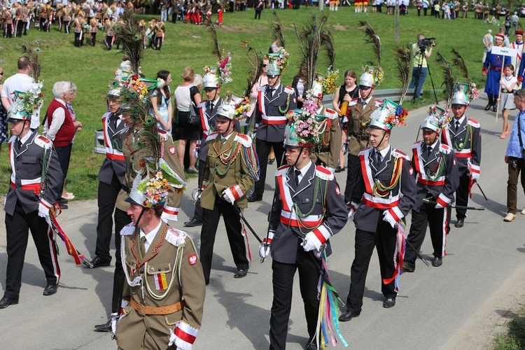 Parada straży grobowych