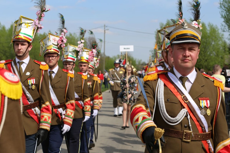 Parada straży grobowych