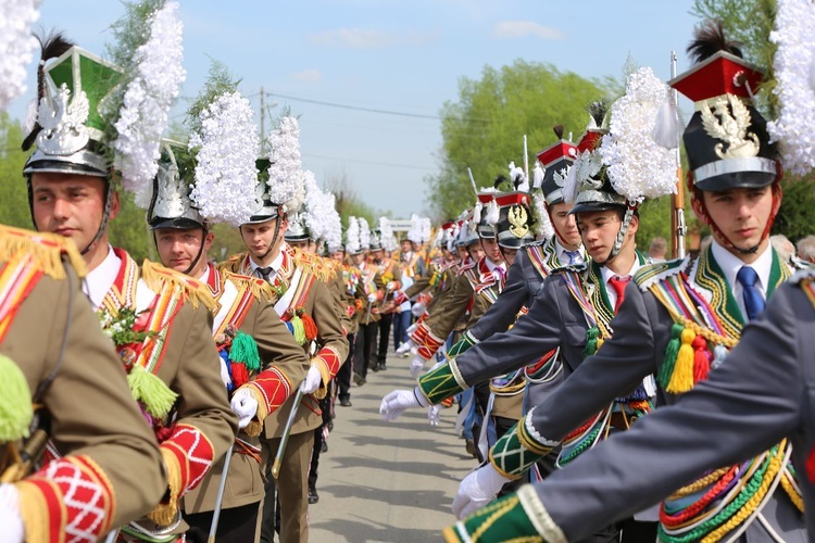 Parada straży grobowych