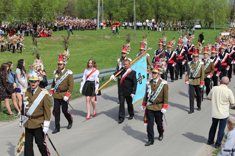 Parada straży grobowych