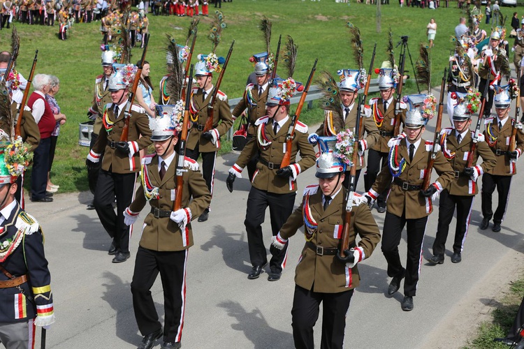 Parada straży grobowych