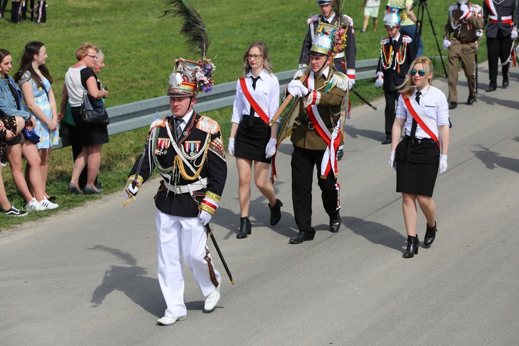 Parada straży grobowych