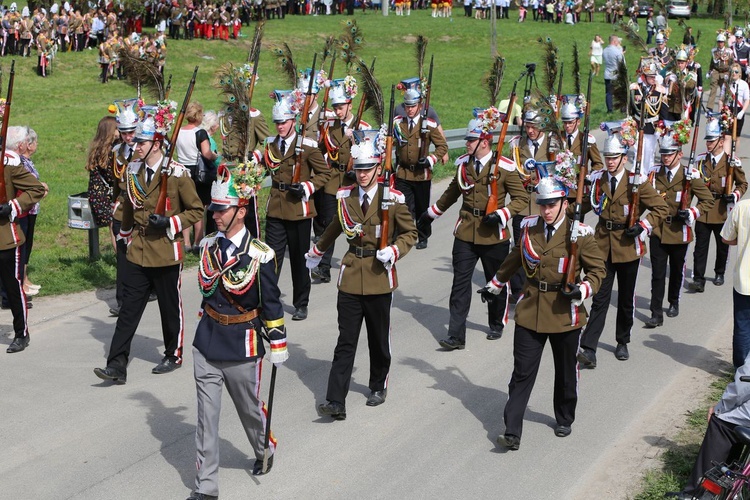 Parada straży grobowych