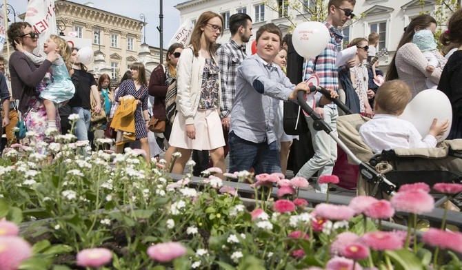 Tysiące świadków świętości życia na ulicach Warszawy