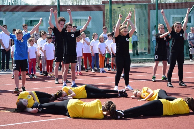 Poświęcenie kompleksu sportowego w Międzyborowie