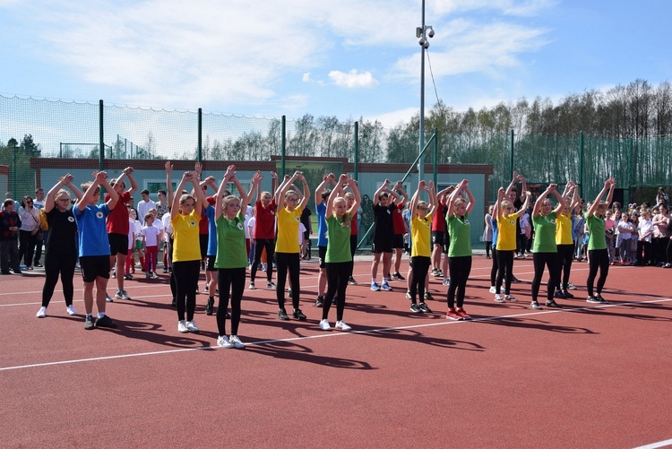 Poświęcenie kompleksu sportowego w Międzyborowie