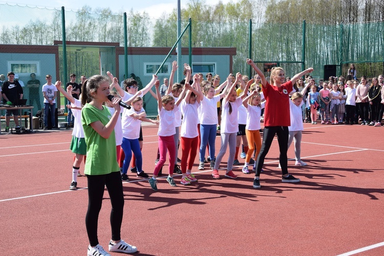 Poświęcenie kompleksu sportowego w Międzyborowie