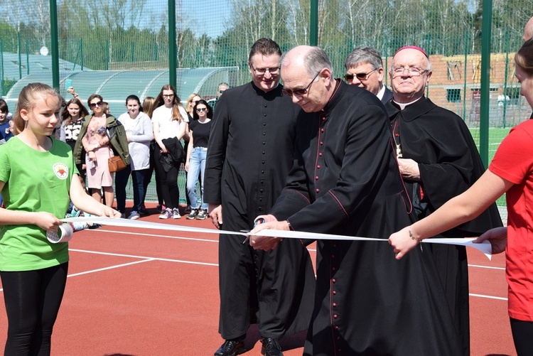 Poświęcenie kompleksu sportowego w Międzyborowie