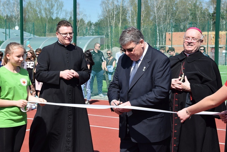 Poświęcenie kompleksu sportowego w Międzyborowie