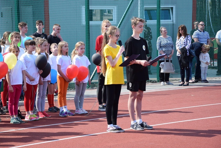 Poświęcenie kompleksu sportowego w Międzyborowie