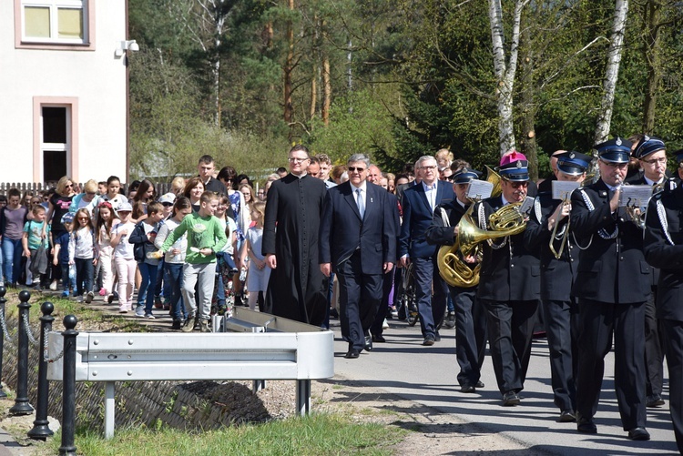 Poświęcenie kompleksu sportowego w Międzyborowie