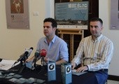 Marcin Kępa (z lewej) i Jakub Mitek powiedzieli, co przygotowała Resursa Obywatelska na X Spotkania z Kulturą Żydowską „Ślad”