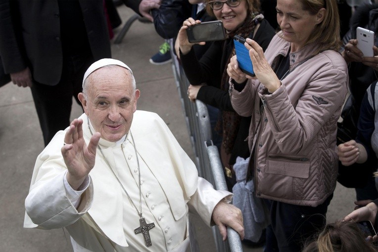 Papież: Wiara, bez szukania swego interesu