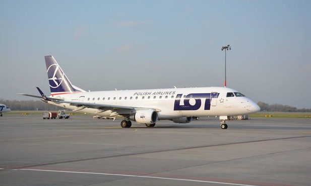 PLL LOT odebrały pierwszy z sześciu samolotów typu Embraer 195