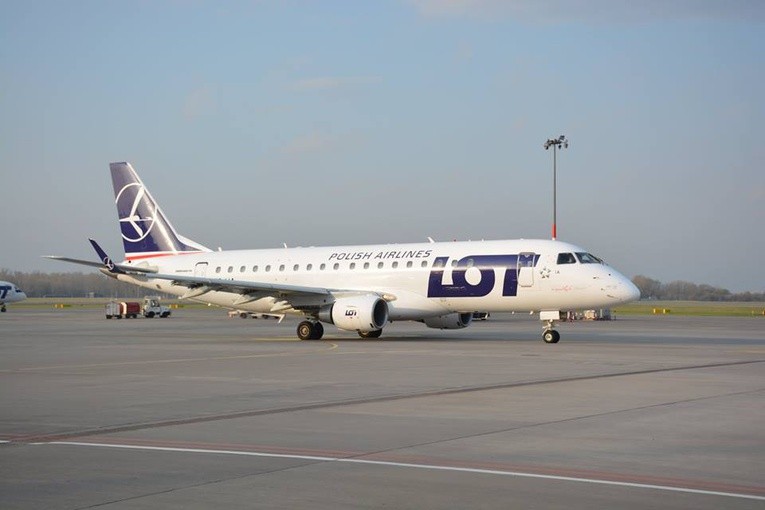 PLL LOT odebrały pierwszy z sześciu samolotów typu Embraer 195