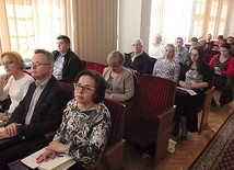 Konferencje gromadzą często komplet słuchaczy.