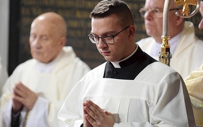 ▲	Poza Tygodniem Modlitw o Powołania klerycy odbywają formację w Świdnicy, gdzie pełnią asystę przy biskupie w czasie najważniejszych uroczystości.