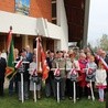 Pamiątkowe zdjęcie tych, którzy każdego roku pamiętają o Katyniu.