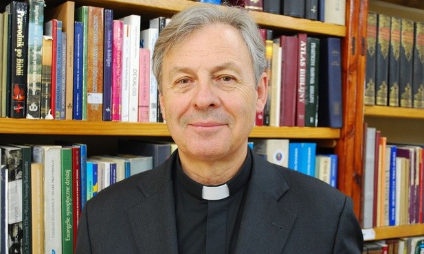 Prezent na 91. urodziny Benedykta XVI