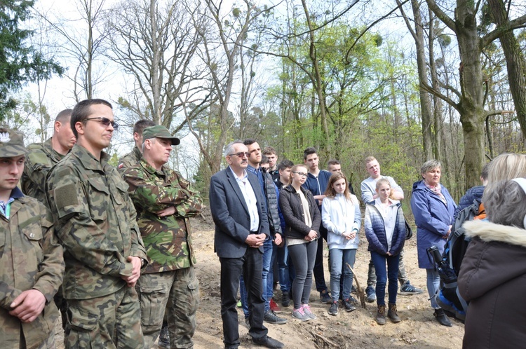 Wciąż szukają żołnierzy "Bartka" 