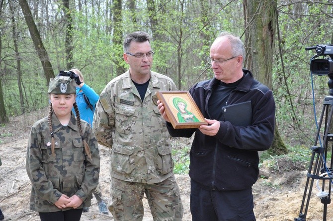 Wciąż szukają żołnierzy "Bartka" 